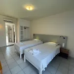 Otel Benitses Arches 2*