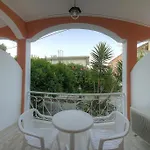 Otel Benitses Arches 2*