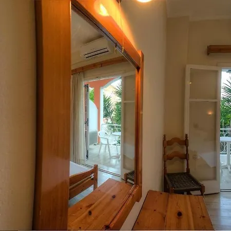 酒店 Benitses Arches 2*