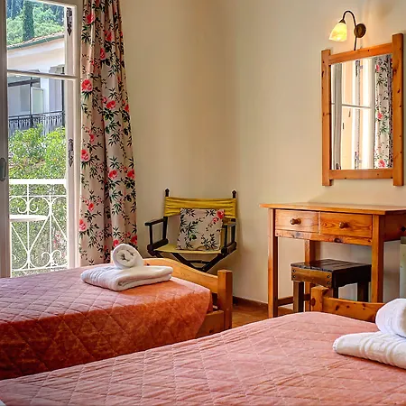 Benitses Arches Mpenitses