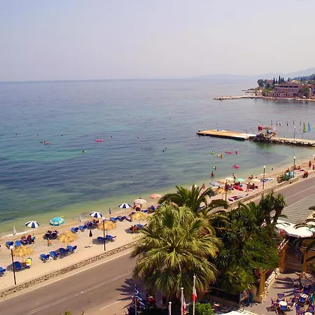 Benitses Arches 酒店 2*