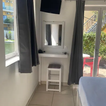 מלון Benitses Arches בניטסס