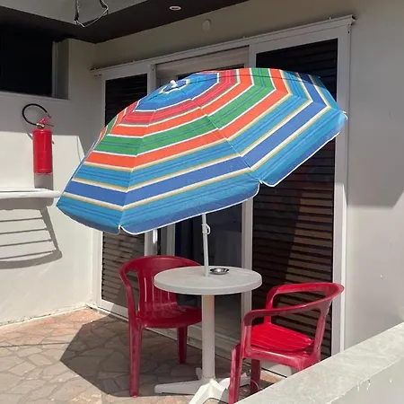 Benitses Arches מלון