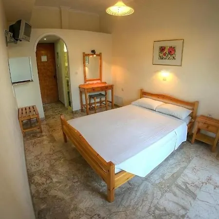 Benitses Arches מלון