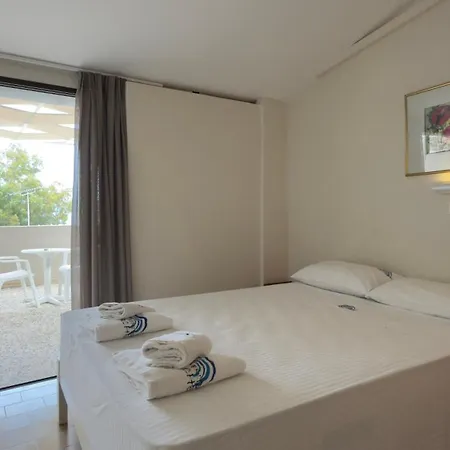 Hotell Benitses Arches Hotel