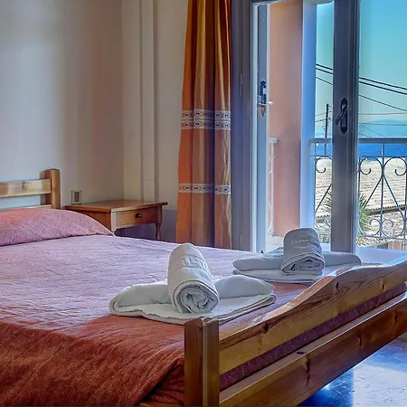 Otel Benitses Arches 2*
